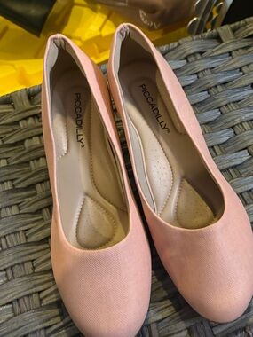 Pink Piccadilly   shoes  — Cushioned Everyday Loafers
